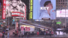 One more Vietnamese singer appears in Times Square in New York