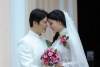 Dustin Nguyễn hạnh phúc hôn vợ mới trong tiệc cưới sang trọng